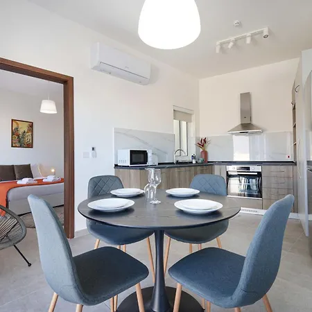 Cosy 1 Bd Penthouse In Bugibba - Corner Terrace With Sea Views *