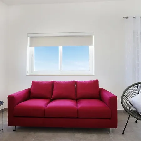 Cosy 1 Bd Penthouse In Bugibba - Corner Terrace With Sea Views *