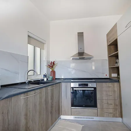 Apartment Cosy 1 Bd Penthouse In Bugibba - Corner Terrace With Sea Views *