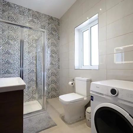 Cosy 1 Bd Penthouse In Bugibba - Corner Terrace With Sea Views Apartment *